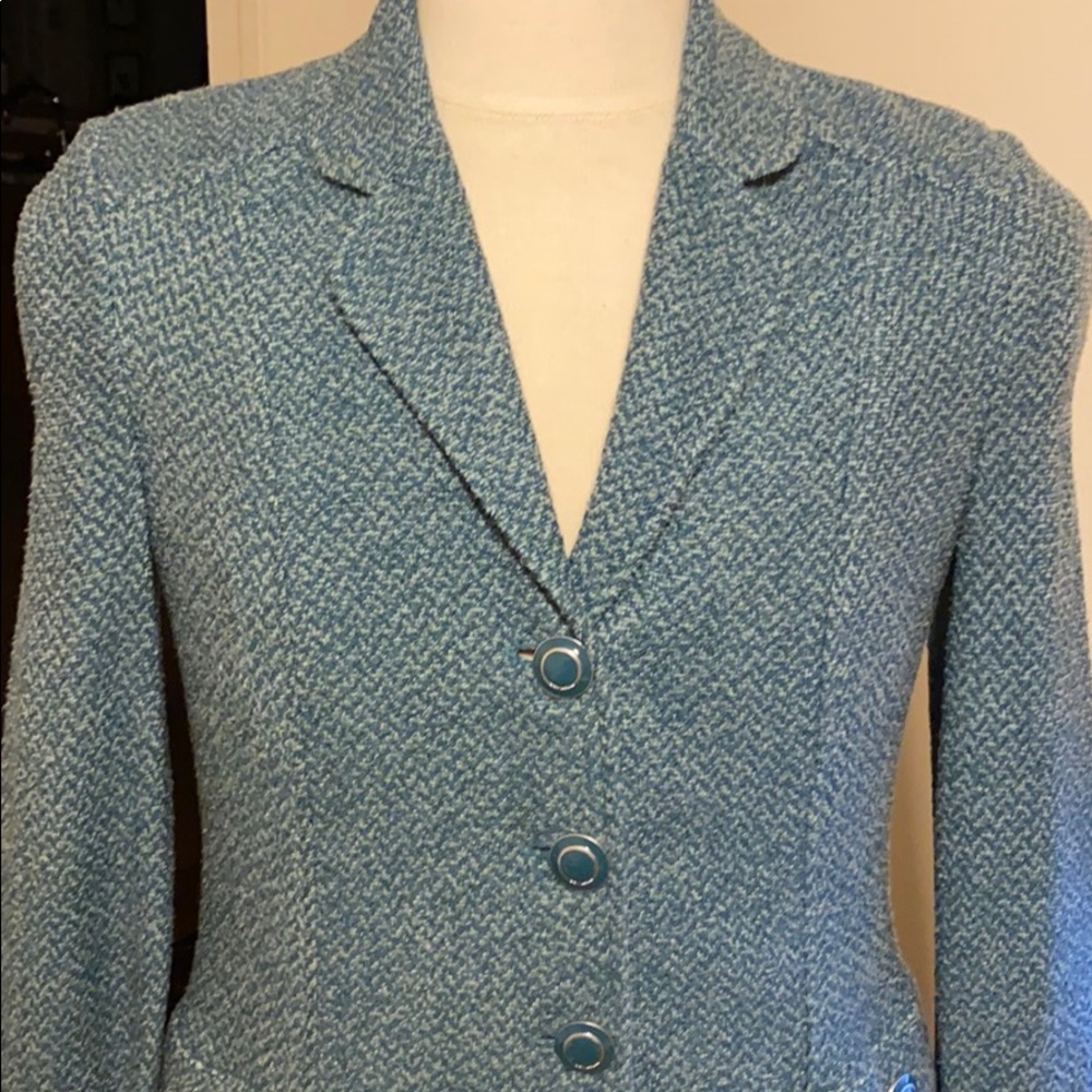 Nice jacket - Picture 3 of 9